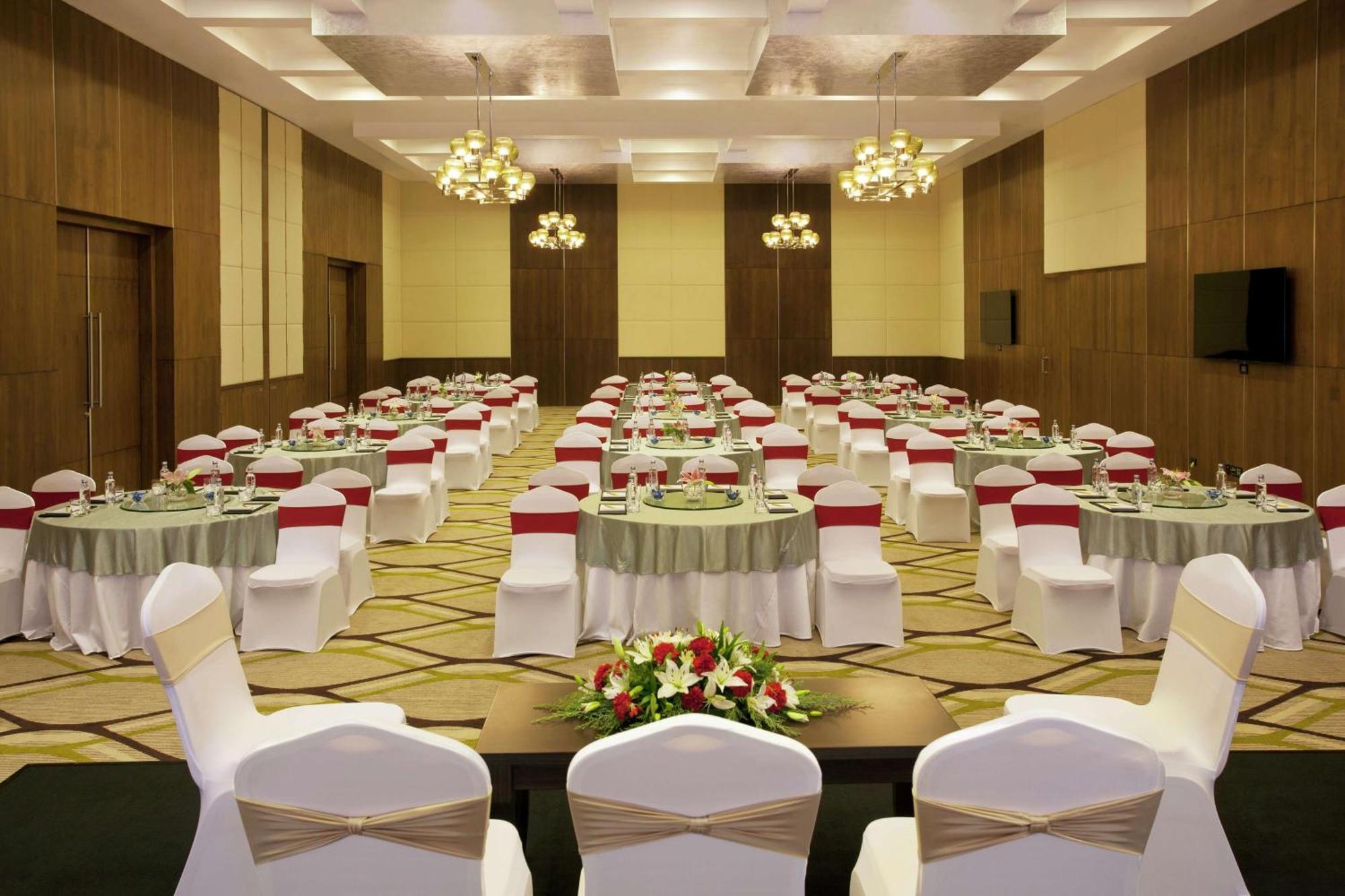Hilton Garden Inn, Trivandrum Thiruvananthapuram Exterior photo
