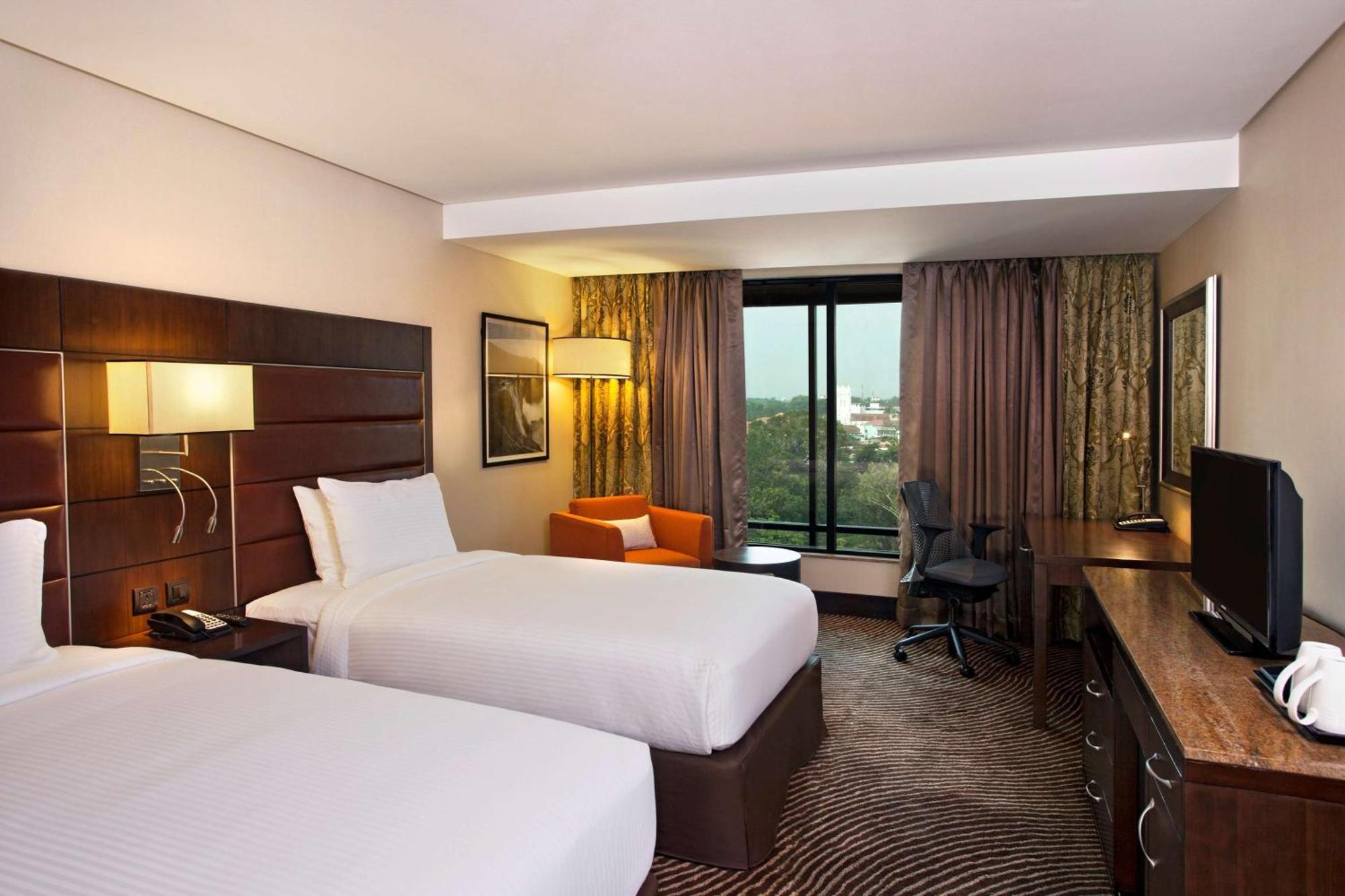 Hilton Garden Inn, Trivandrum Thiruvananthapuram Exterior photo