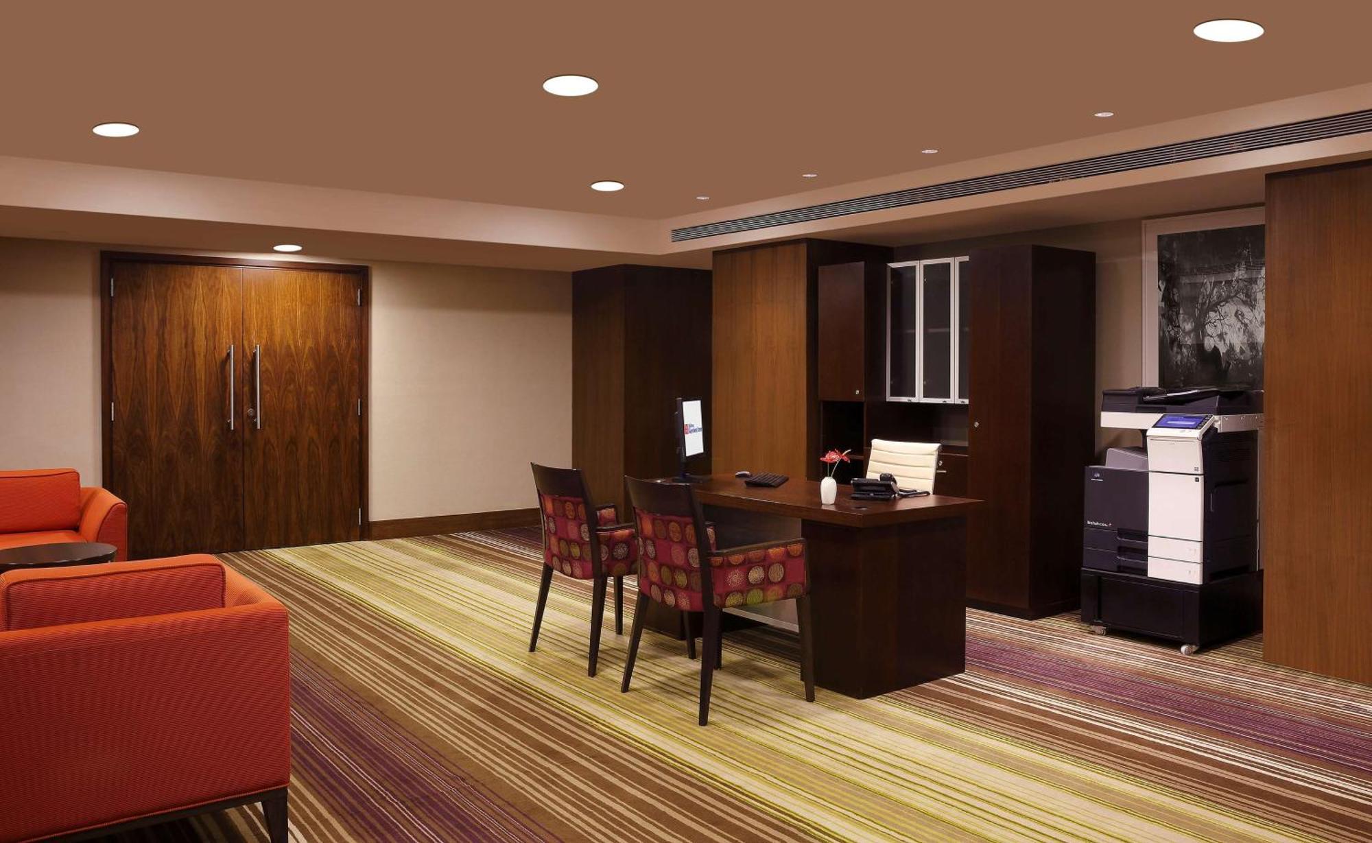 Hilton Garden Inn, Trivandrum Thiruvananthapuram Exterior photo