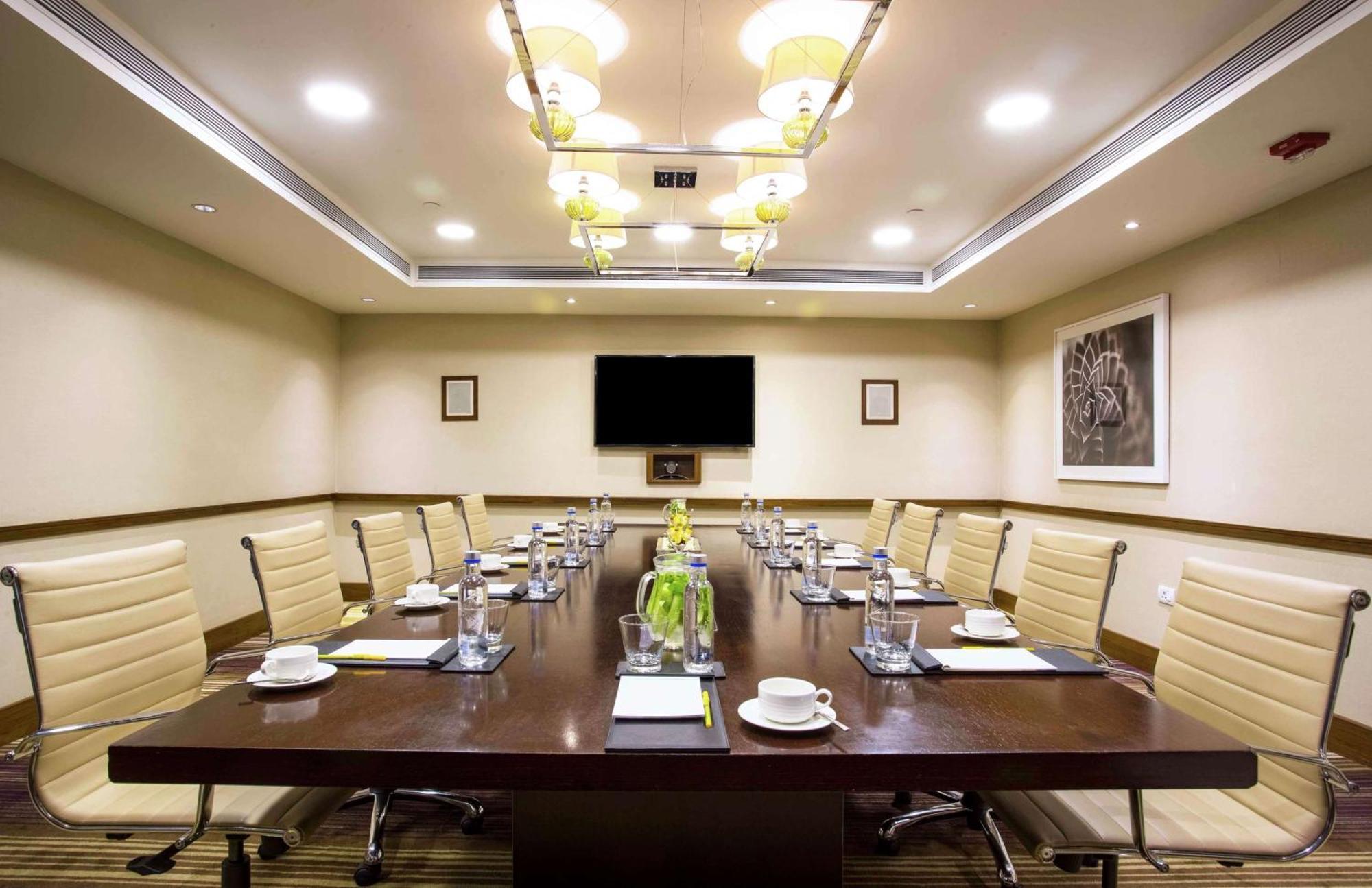 Hilton Garden Inn, Trivandrum Thiruvananthapuram Exterior photo